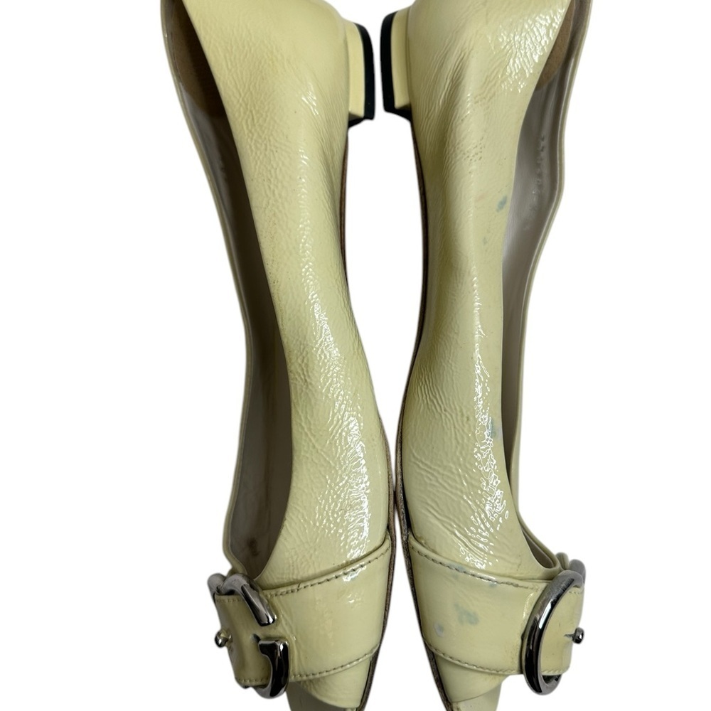 Gucci Women's Cream Leather Pumps - Picture 2 of 16